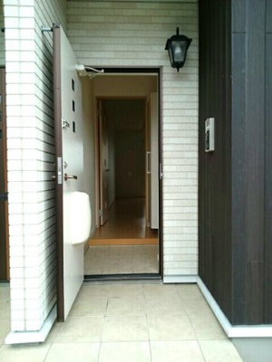 【エントランス】 | サン・コテージュＢ | ゆとりのあるエントランスです