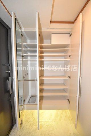 ルネッサなんばタワーの玄関