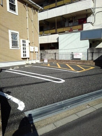 ラ　ソレイユ　ジョーヌの駐車場