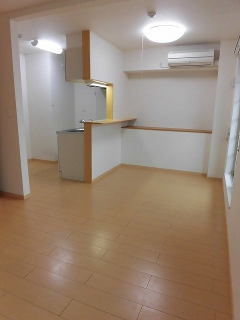 ラ　ソレイユ　ジョーヌの居間・リビング