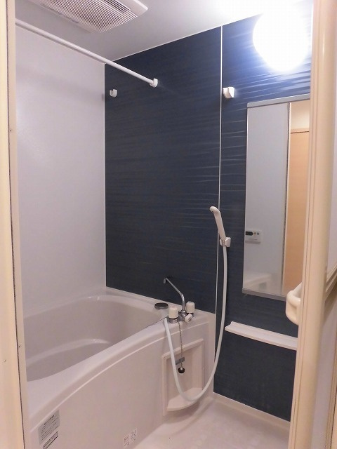 ラ　ソレイユ　ジョーヌの浴室