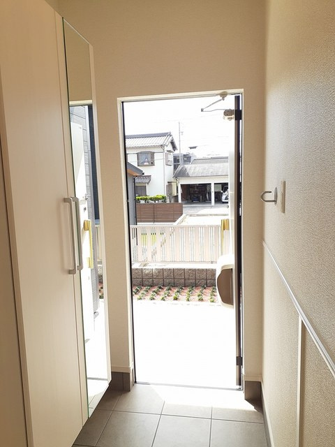 アンドゥトロワの玄関