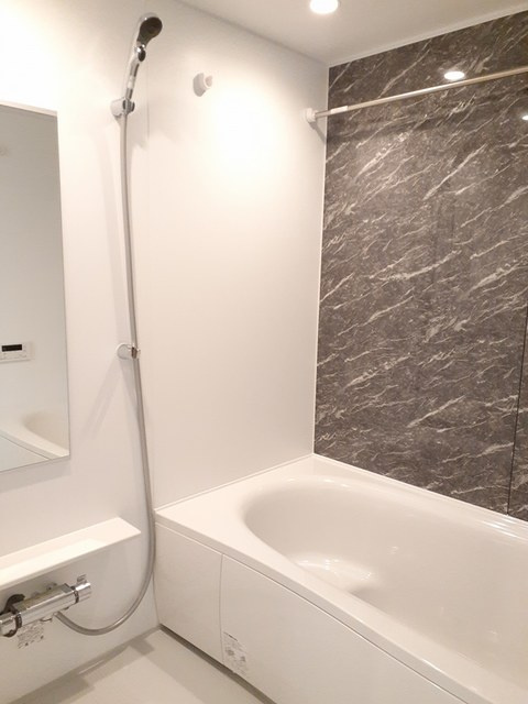 アンドゥトロワの浴室