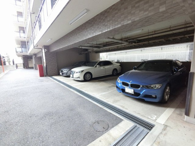 【駐車場】 | マイキャッスル・ラルジュ横浜西 | 駐車場です。