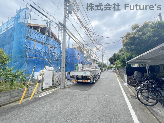 三郷市早稲田4丁目　新築戸建　全2棟　1号棟の前面道路含む現地写真|前面道路含む現地写真です。