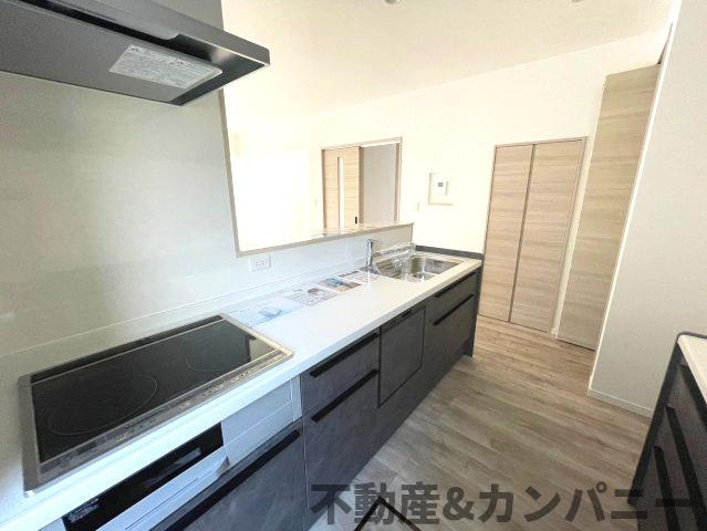 ディアタウン越智2丁目No.1　新築未入居戸建1号棟のキッチン|キッチン：IH。オール電化住宅のため、火災保険的にも◎