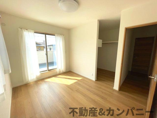 ディアタウン越智2丁目No.1　新築未入居戸建1号棟の洋室|明るい洋室です