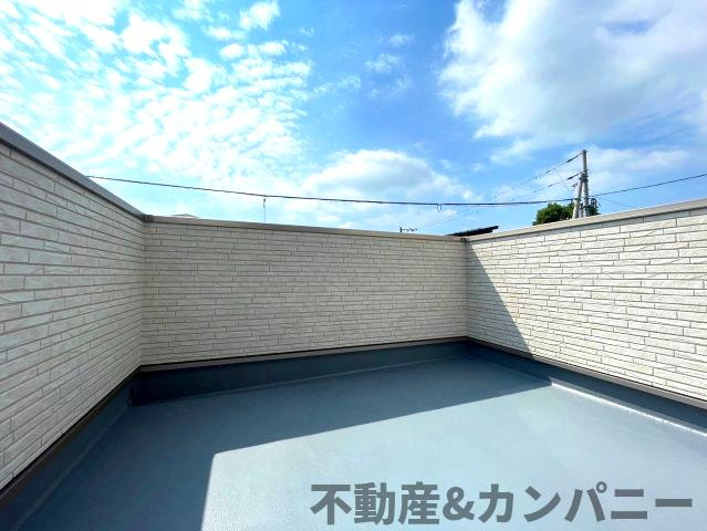 ディアタウン越智2丁目No.1　新築未入居戸建1号棟のバルコニー|広々としたバルコニーです