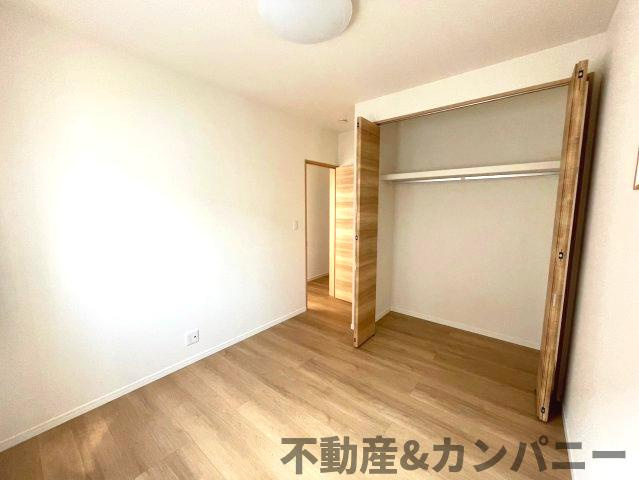 ディアタウン越智2丁目No.1　新築未入居戸建1号棟の洋室|明るい洋室です