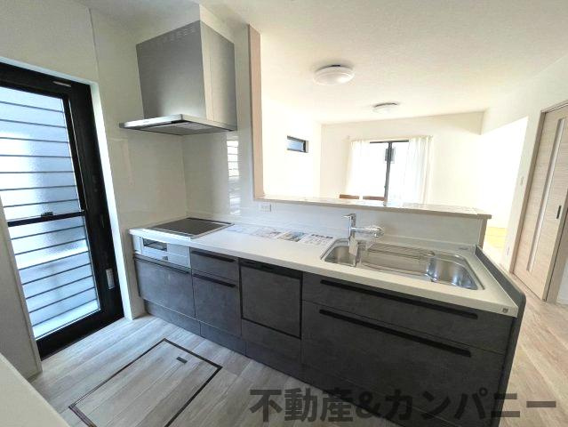 ディアタウン越智2丁目No.1　新築未入居戸建1号棟のキッチン|キッチン：食洗器付きのハウステックさんのキッチン。レールが海外製の壊れにくいタイプなため、機能性に優れております。