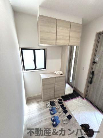 ディアタウン北斎院の玄関|明るい玄関です