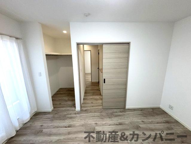 ディアタウン北斎院の洋室|コンパクトで使いやすい洋室です