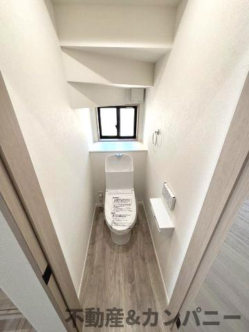 ディアタウン北斎院のトイレ|落ち着いた色調のトイレです