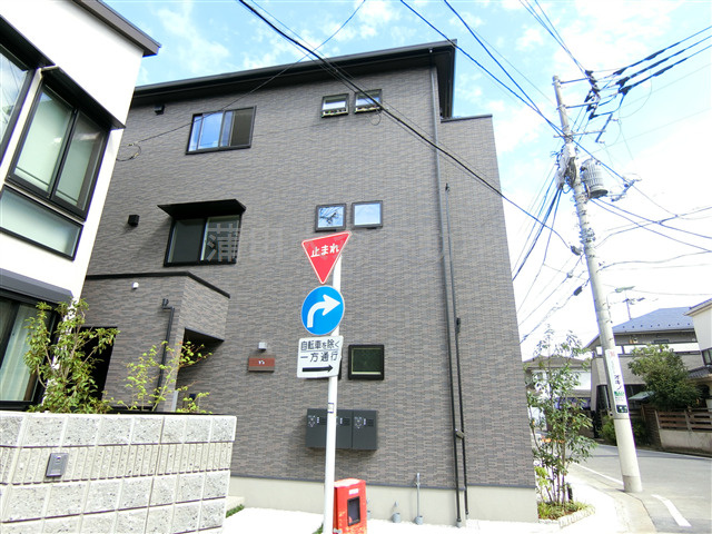 Y'sワイズの外観