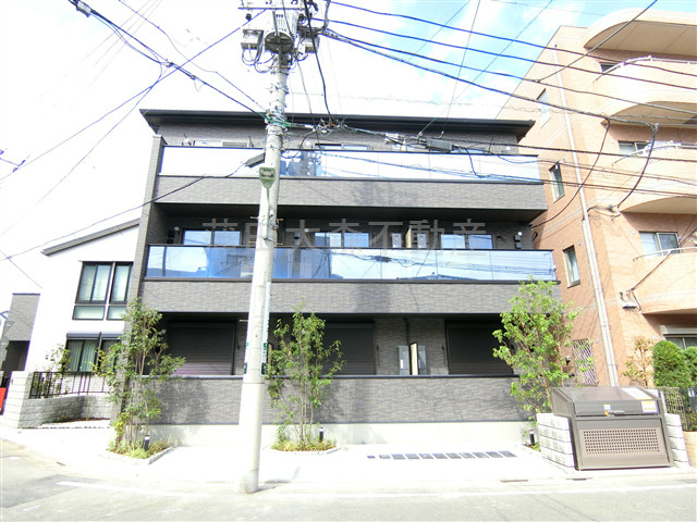 Y'sワイズの外観|2023年9月築　木造地上3階建て総戸数9戸
東京都大田区蒲田3丁目　京浜東北線蒲田駅徒歩11分、京急本線京急蒲田駅徒歩8分