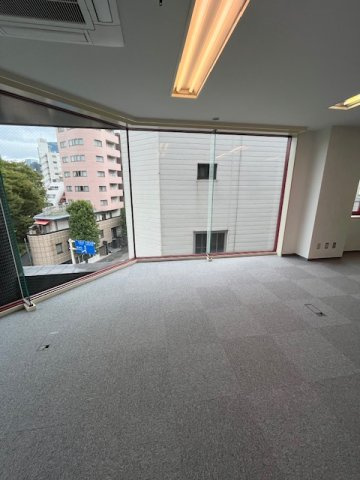 西麻布来山ビルの内装