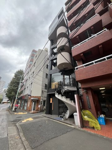 西麻布来山ビルの外観
