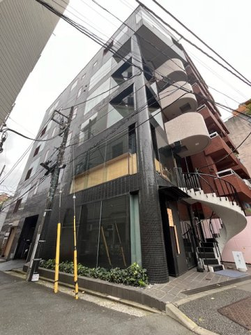 西麻布来山ビルの外観