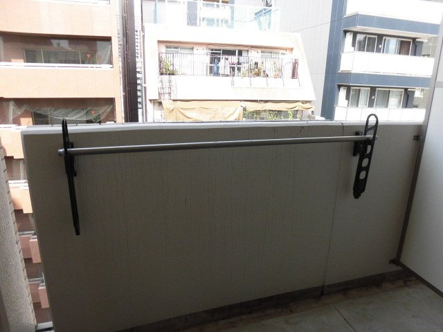 大阪市中央区安堂寺町２丁目の賃貸マンションのバルコニー