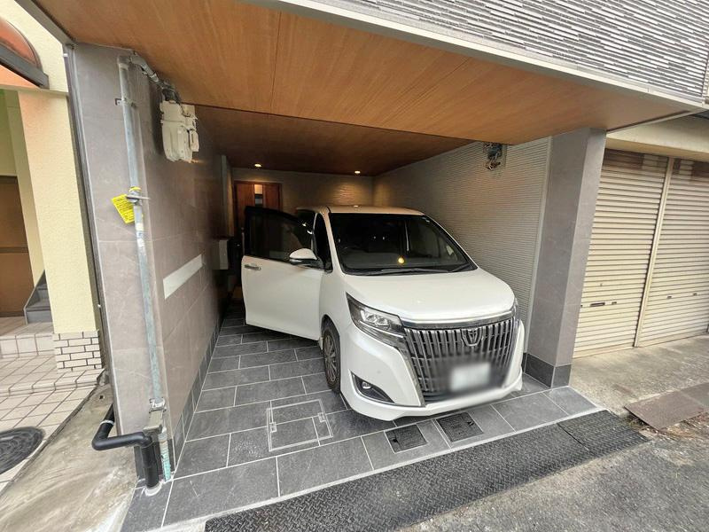 朝日町　中古一戸建ての駐車場|ビルトガレージ
■物件内覧・資金計画相談・住宅ローン相談、リフォーム相談、お問合せ受付中■
※当日・翌日のご内覧、ご相談はお電話でのお問合せがスムーズです！