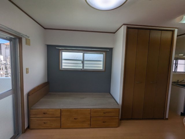エミネンス西町の洋室