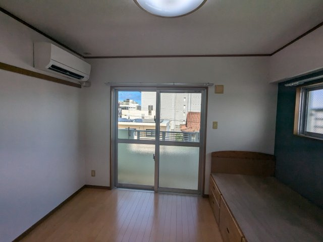 エミネンス西町の洋室