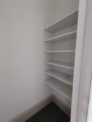 【玄関】 | 山科区御陵久保町　築後未入居モデルハウス