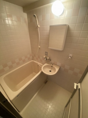 【洗面所】 | ライオンズマンションキャンパスシティ香椎 | 別号室の写真になります。現況優先。