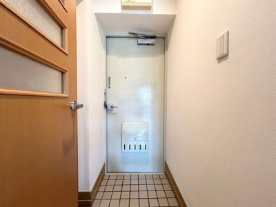 【玄関】 | 河村レジデンス | 別号室の写真になります。現況優先。