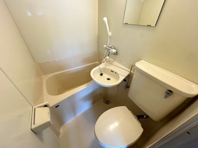 【トイレ】 | 河村レジデンス | 別号室の写真になります。現況優先。