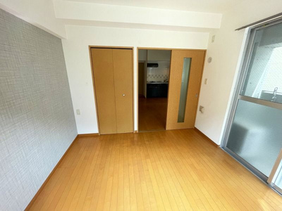 【居間・リビング】 | プリマヴェーラ | 別号室の写真になります。現況優先。