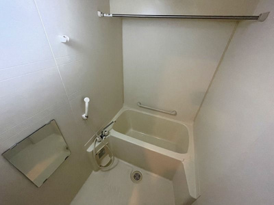 【浴室】 | プリマヴェーラ | 別号室の写真になります。現況優先。