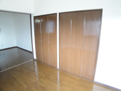 【収納】 | プレミール鳥飼 | 別号室の写真になります。現況優先。