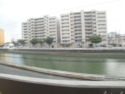 【バルコニー】 | プレミール鳥飼 | 別号室の写真になります。現況優先。
