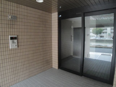 【エントランス】 | プレミール鳥飼