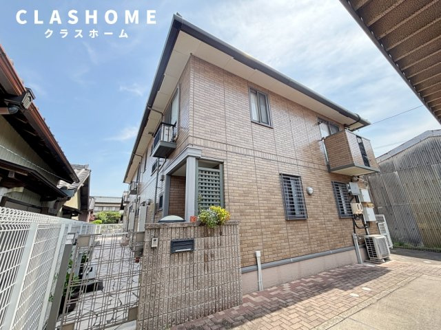 大府市半月町貸家の外観