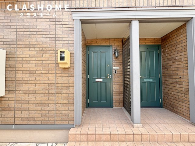 大府市半月町貸家のエントランス