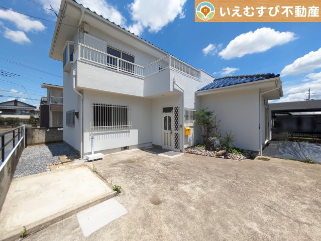 深谷市稲荷町北　中古戸建の外観|フルリノベーション済！きれいな住まいで新生活をスタート
色々気になる中古戸建もリノベーション済みなら安心、快適ですね♪