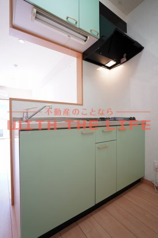 グリーンキャッスル【10,000円キャッシュバック対象物件】のキッチン|コンパクトなキッチンで掃除もラクラク