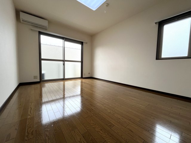 フォレスト新町の居間・リビング