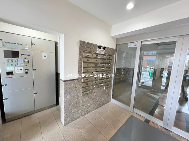 ダイアパレス八広花水木通りトリニティ　角　部屋のエントランス