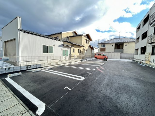 グランフィオーレの駐車場