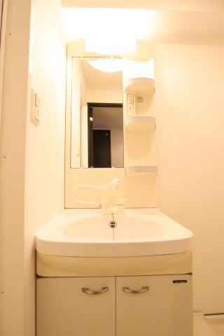 大阪市都島区片町１丁目の賃貸マンションの洗面所