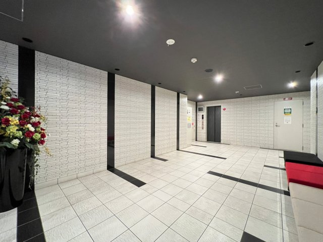 プライムアーバン御堂筋本町のロビー
