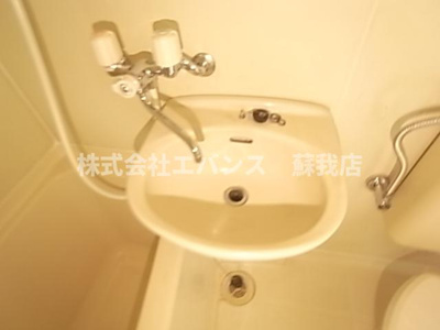 【洗面所】 | 仁戸名町アパート | 使いやすい洗面所です