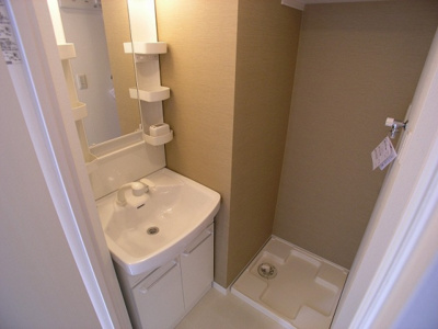 【洗面所】 | コンフォートベネフィスジオ箱崎 | 別号室の写真になります。現況優先。