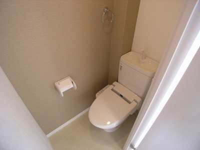 【トイレ】 | コンフォートベネフィスジオ箱崎 | 別号室の写真になります。現況優先。