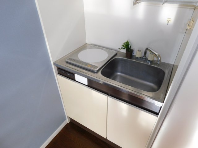 三鷹市深大寺３丁目のアパートのキッチン