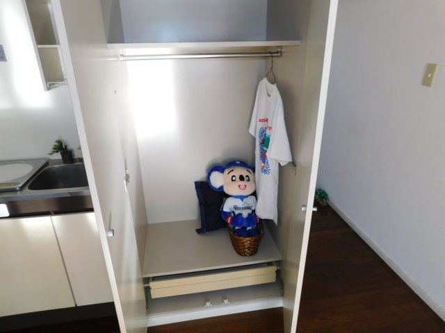 三鷹市深大寺３丁目のアパートの収納