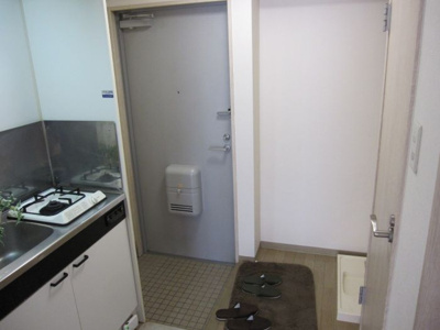 【玄関】 | ラ・ベレッツァ浄水通り | 別号室の写真になります。現況優先。